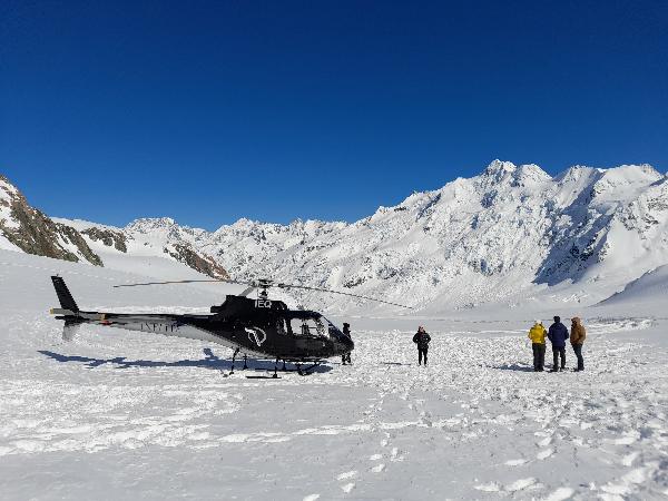 Aoraki (Mt Cook) helicopter flight