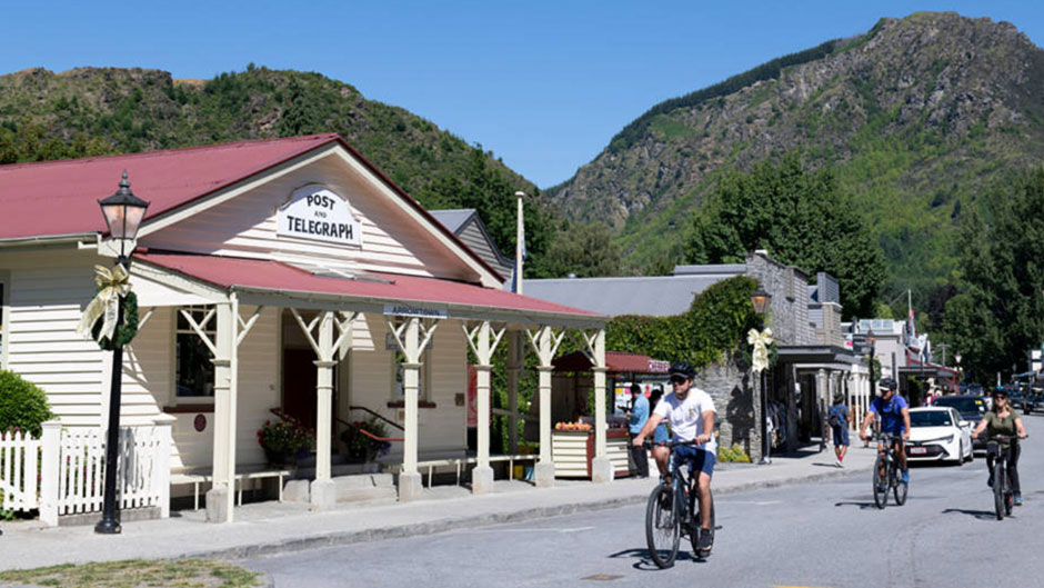 Self Guided Premium Explorer Bike Experience - Arrowtown back to Queenstown, including scenic shuttle ride to Arrowtown!