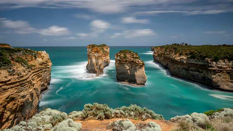 A Great Ocean Road for 18 to 35 year olds Backpackers, Students and Young Traveller only, a tour where you can make friends and have a laugh along the way.